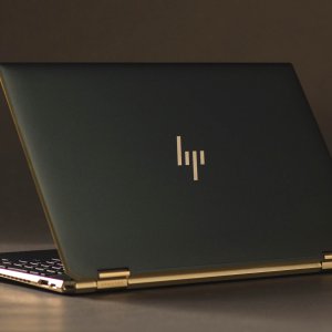 HP Spectre x360 15-BL075NR